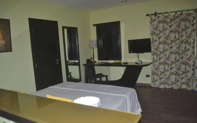 Lara Hotel