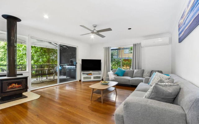 Baileys Retreat - Pet Friendly - 10 Mins Walk to Beach