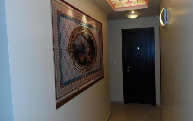 Hotel Prigipikon Suites And sofites
