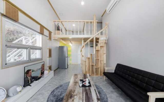 Yeosu Feeling Pension