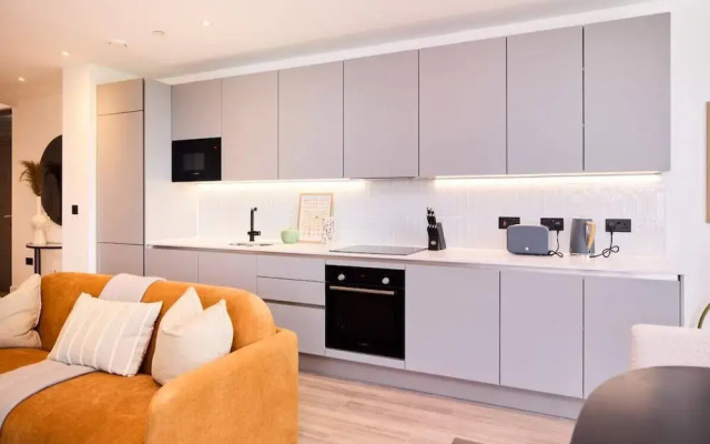 The Tottenham Classic - Charming 2bdr Flat With Balcony