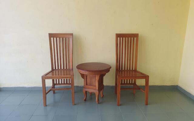 Oyo 90304 Persada Hasra Homestay
