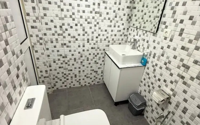 Full Moon Apartments