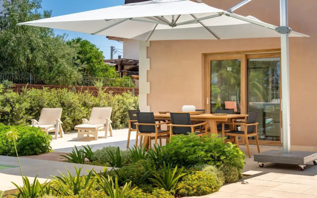 Villa Bali With Pool by Wonderful Italy
