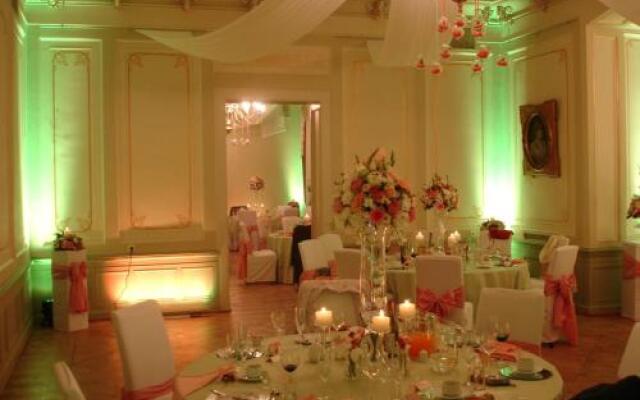 Zespół Pałacowo-Parkowy w Ostromecku