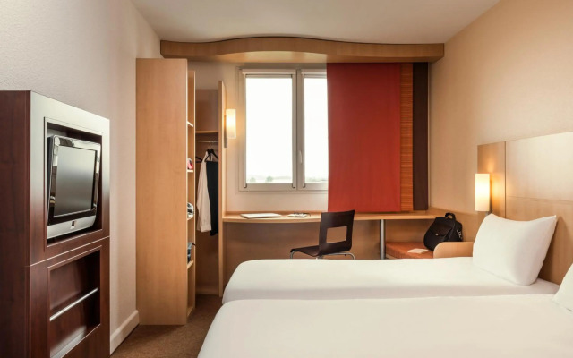 ibis Rambouillet
