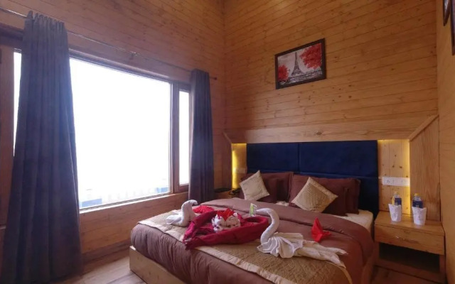 Rooftop Cottages & Restaurant Pangot