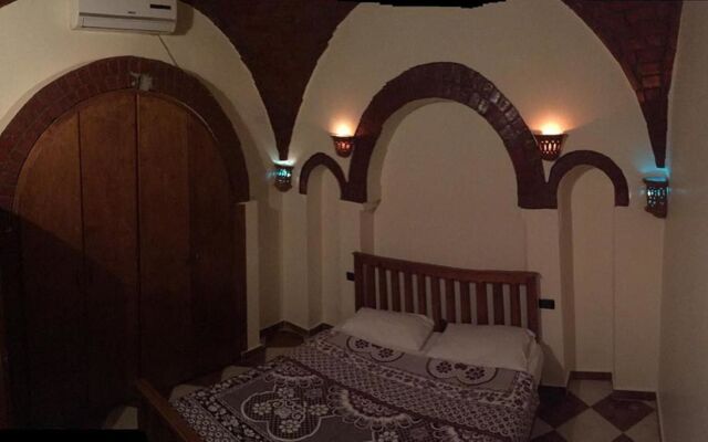 Shahhat House