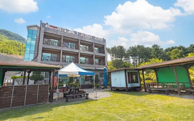 Namyangju Jeongwon Pension