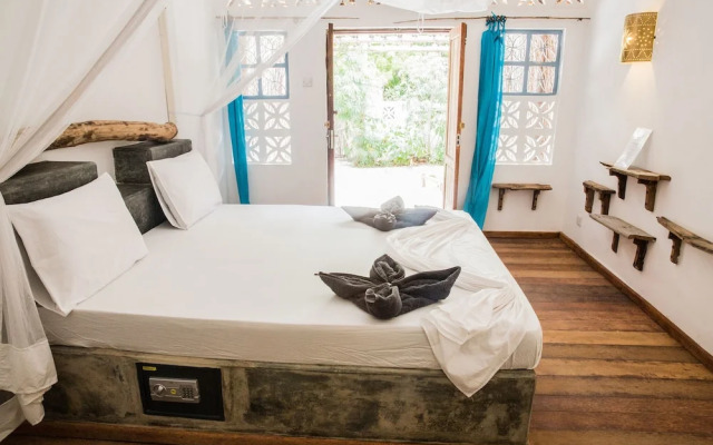 Zanzistar Lodge