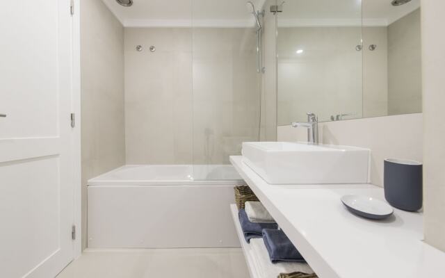Newstylish Apartment Cascais by LCH