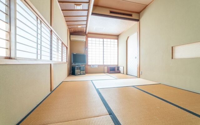 Business Hotel Nishiura Yokkaichi