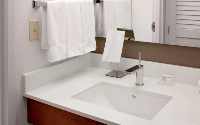 Courtyard by Marriott Houston Rice University