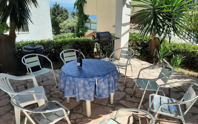 Snug Apartment in Mpenitses With Shared Pool