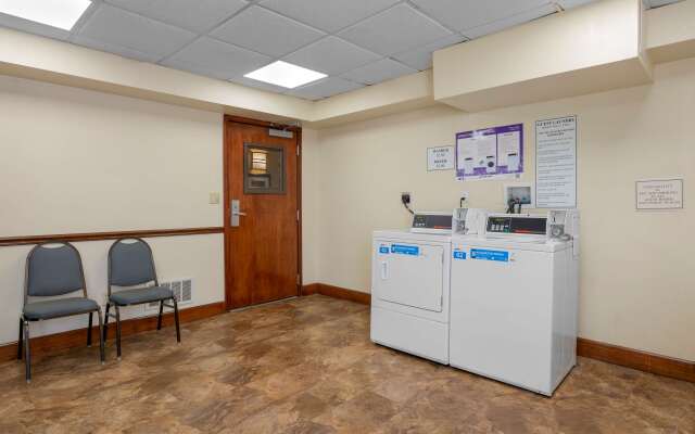 Best Western Louisville East Inn & Suites