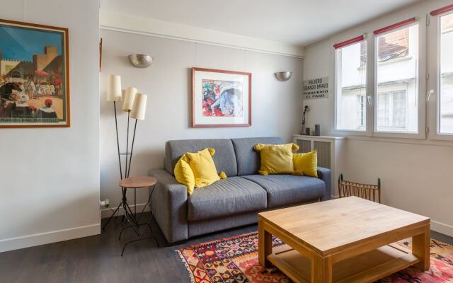 Central Studio by the Louvre