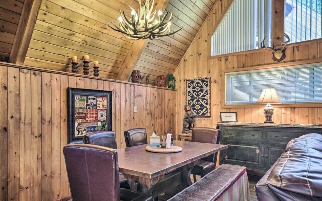 Ski-in/ski-out Red River Cabin w/ Mtn Views!