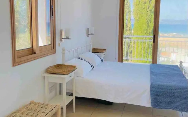Spacious Luxury Private Sea View Villa