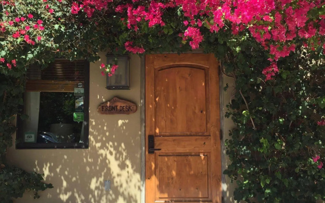Los Arboles Hotel