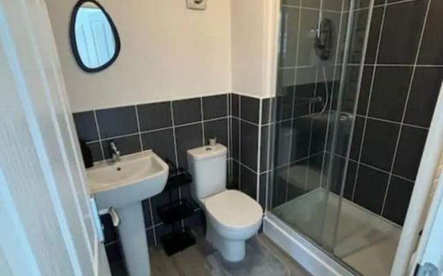 Room in Lenton with free parking
