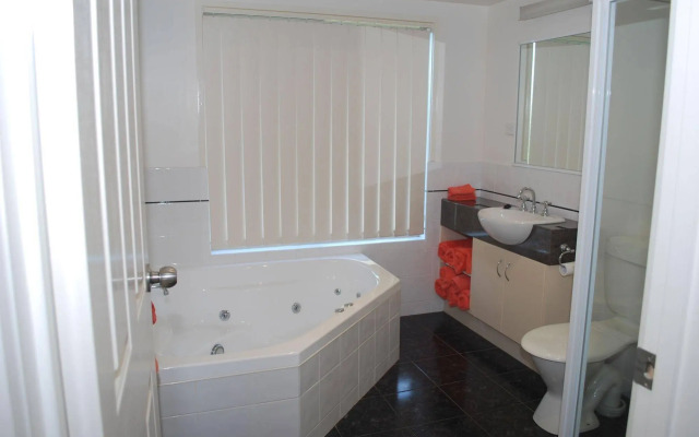 Lookout Holiday Units