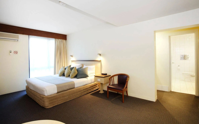 Club Laverton Motel
