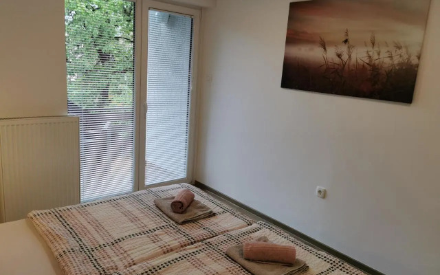Jaka Apartments