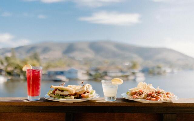 Lakehouse Resort