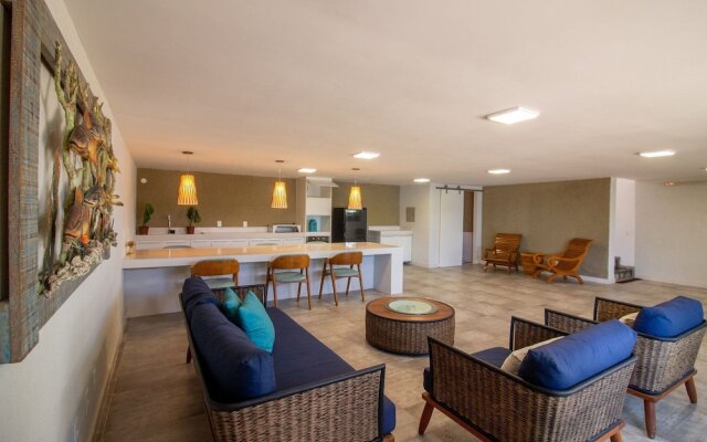 Mansão Pé na Areia Ferradura com 4Suítes