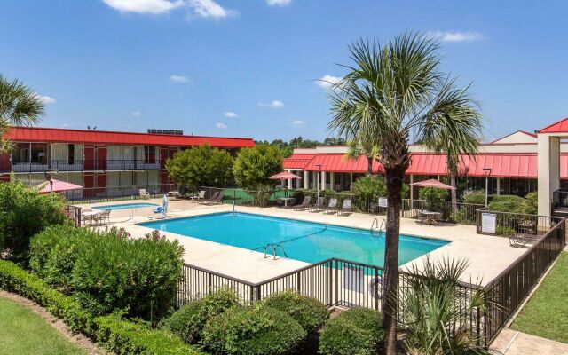 Ramada by Wyndham Santee I-95