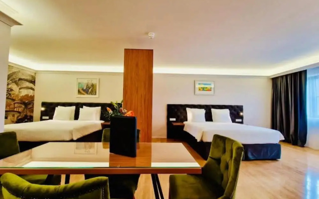Chasse Hotel Residency