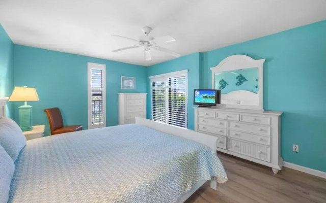 Sandpebble 3f 2 Bedroom Condo