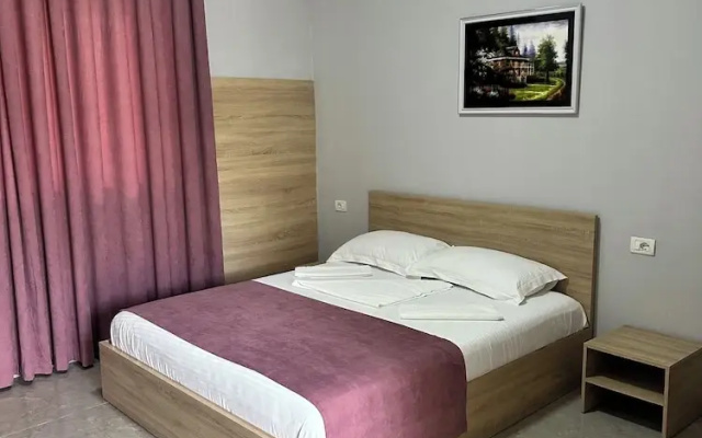 Sweet Hotel