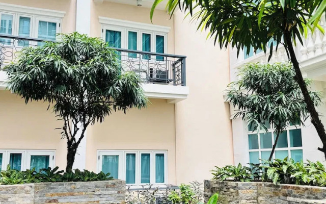 Spacious Comfort & Charm