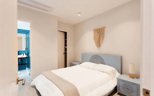 w Glorious 1BR w Balcony in Panama