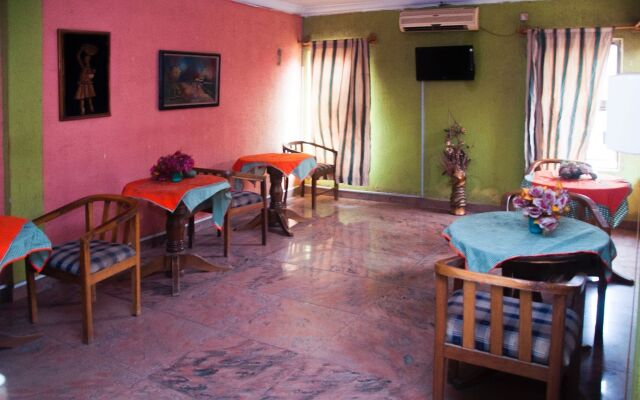 Alfoscar Hotel & Suites