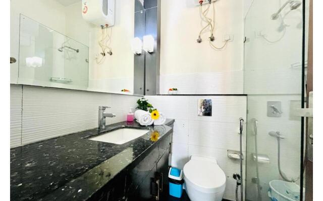Bluo 1Bhk Defence Colony Mkt - Balcony, Parking
