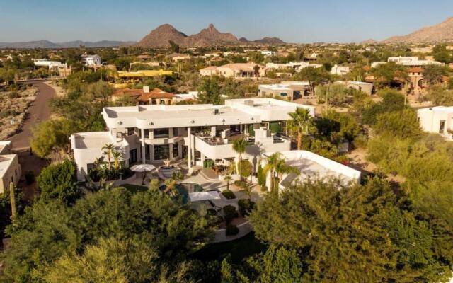 Stunning Private & Modern N. Scottsdale Estate!