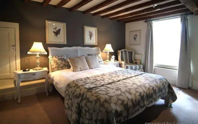 New Inn Hotel at Coln