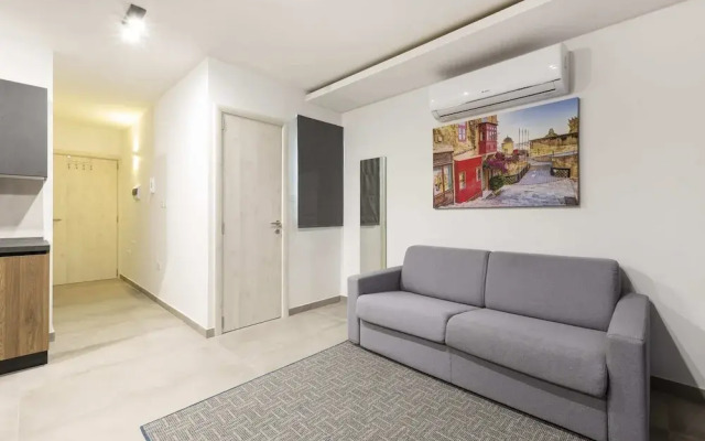 Gzira Suite 13