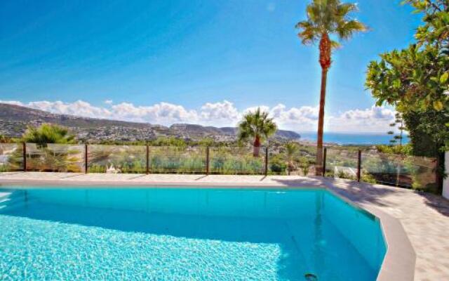Suerte - sea view villa with private pool in Moraira