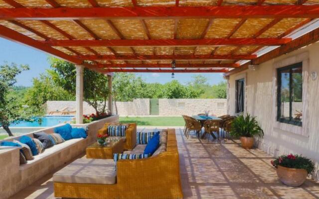 Villa Antonija - Four-bedroom Villa With Terrace and Private Pool
