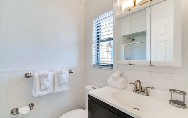 Seaside Sonata by Vtrips