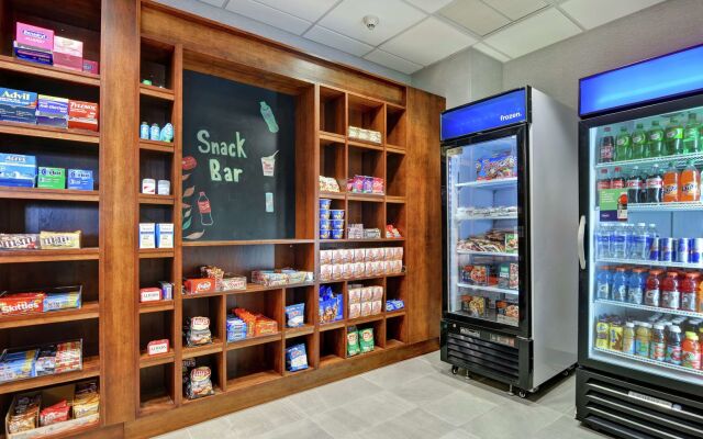 Hampton Inn & Suites Newark-Harrison-Riverwalk