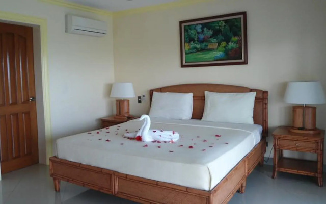 Lingganay Boracay Hotel Resort