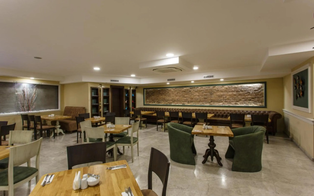 Hotel Antroyal