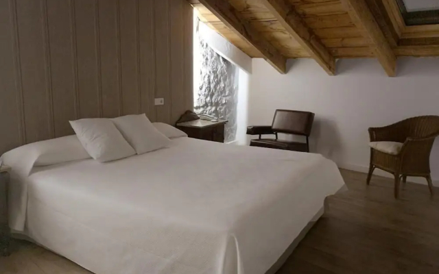 Hostal Les Monges Palace
