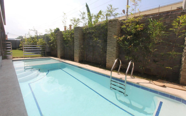 RedDoorz @ Grand Apartelle Hernan Cortes Cebu