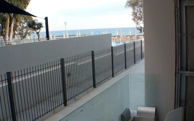 3 Bed Apartment on the Beach