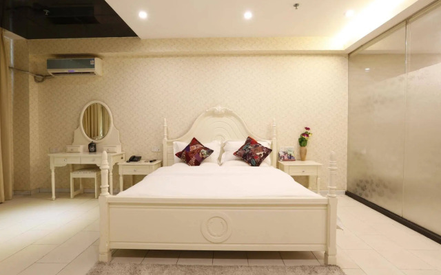 Pufengtang Wooden Art Hotel